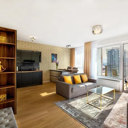Апартаменты Klinger Downtown High Floor Братислава