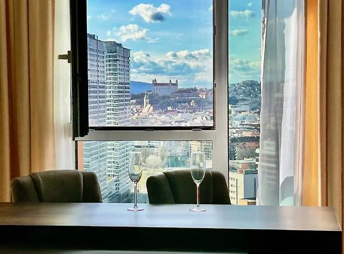 Klinger Downtown High Floor *