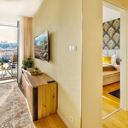 Klinger Downtown High Floor Bratislava