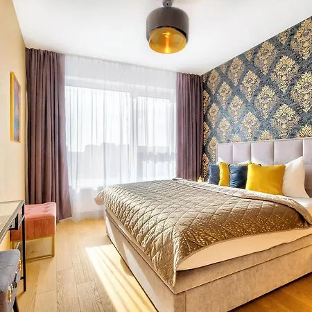 Klinger Downtown High Floor Apartment Bratislava